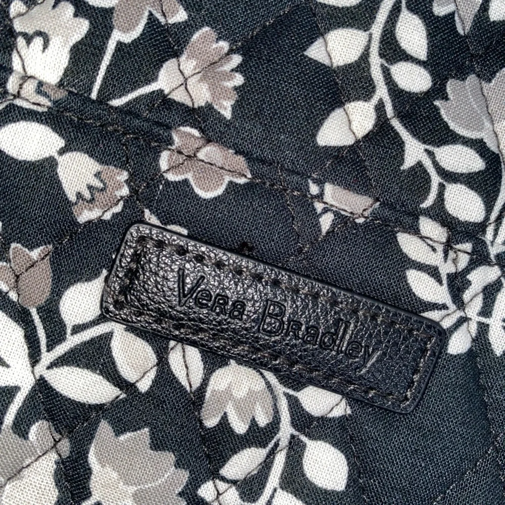 Vera Bradley Travel Hanging‎ Toiletry Organizer Chandelier Noir Black/Gray/White